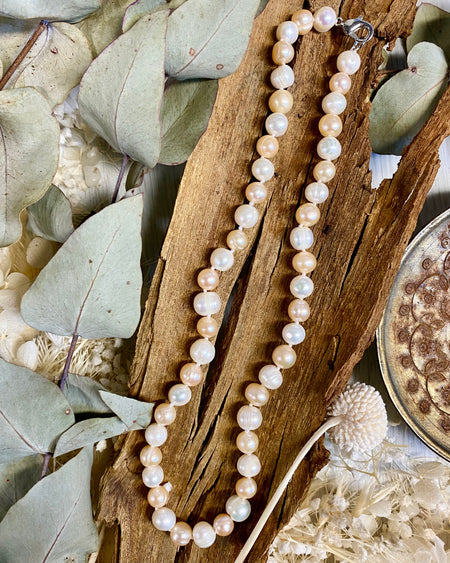 Mixed pearl necklace