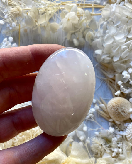 rose quartz palm stone